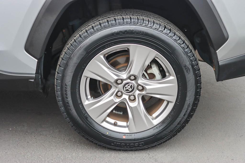 Thumbnail: 2023 Toyota RAV4 - 21