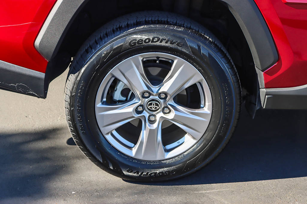 Thumbnail: 2023 Toyota RAV4 - 21