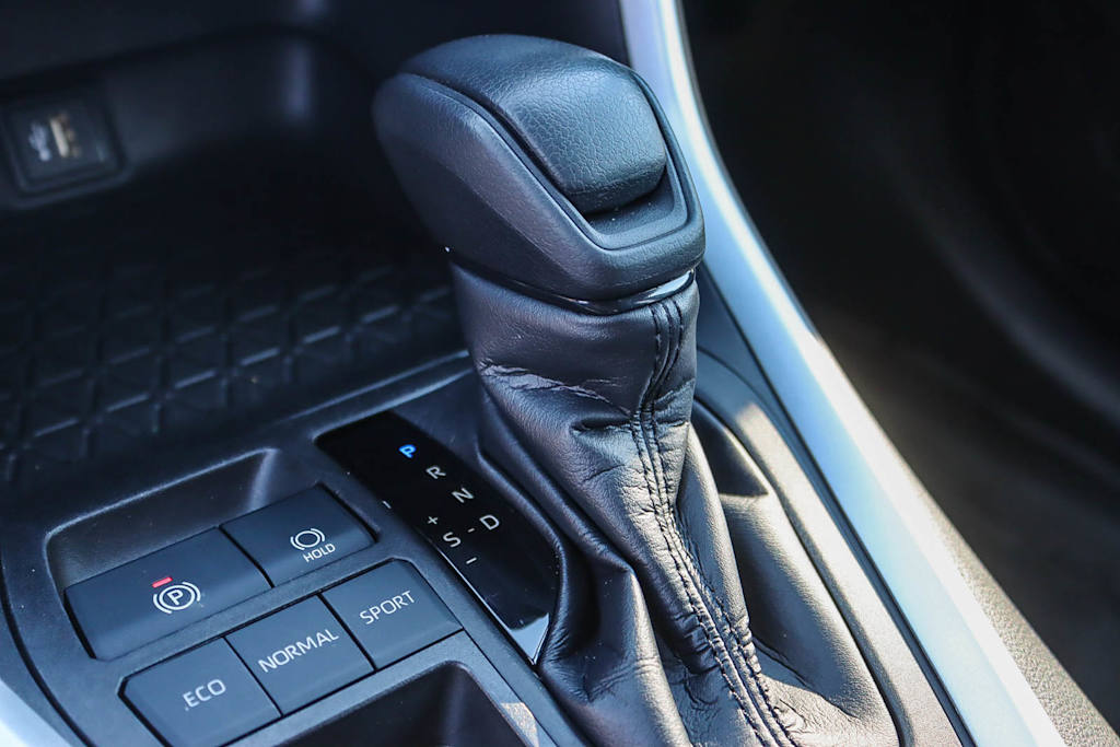 Thumbnail: 2023 Toyota RAV4 - 13