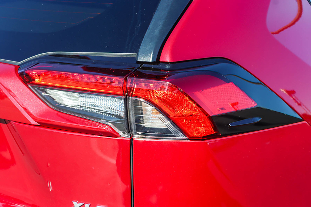 Thumbnail: 2023 Toyota RAV4 - 20