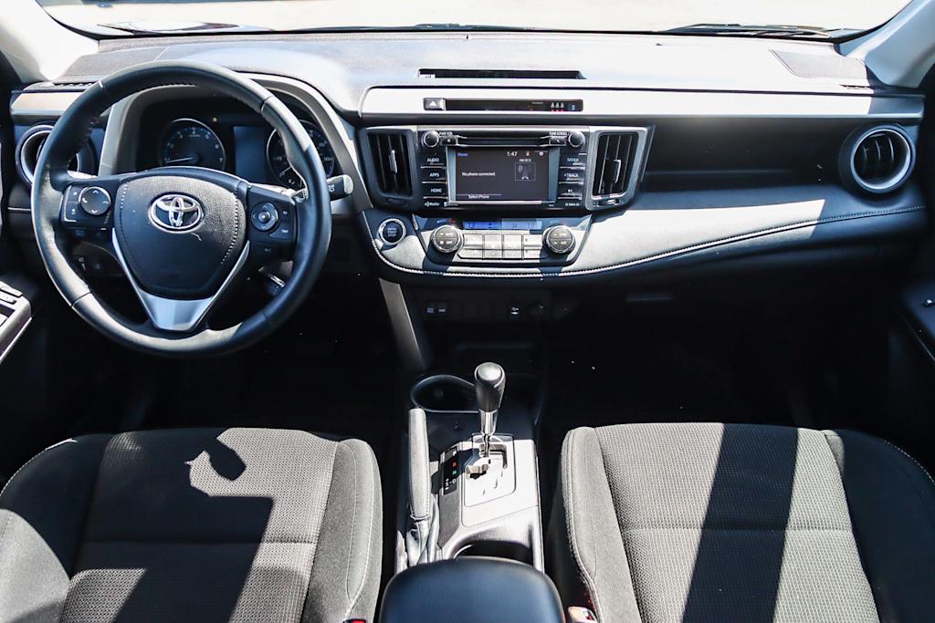 2018 Toyota RAV4 XLE 2