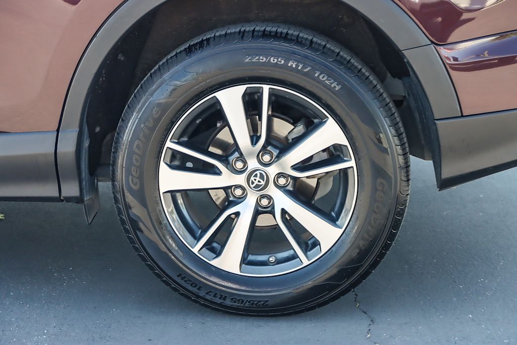 2018 Toyota RAV4 XLE 20