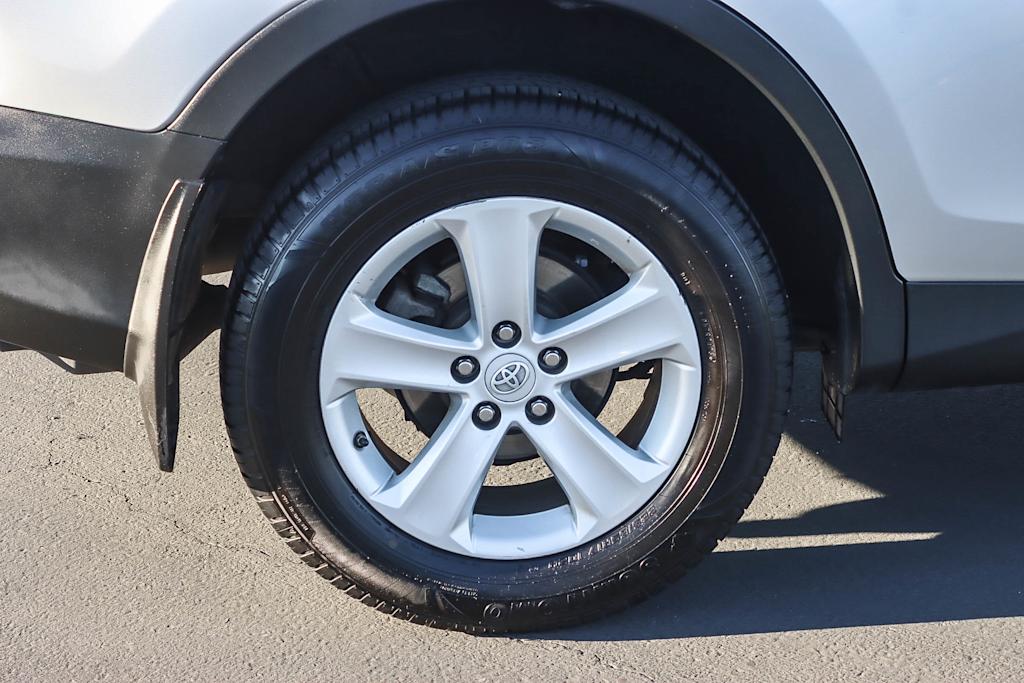 Thumbnail: 2014 Toyota RAV4 - 21