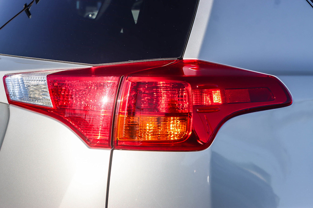 Thumbnail: 2014 Toyota RAV4 - 20