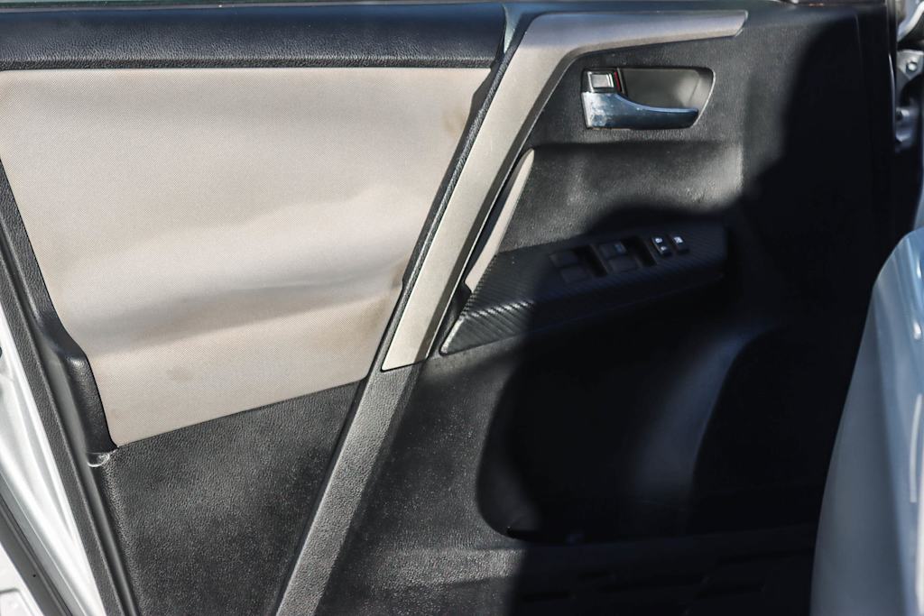 Thumbnail: 2014 Toyota RAV4 - 24