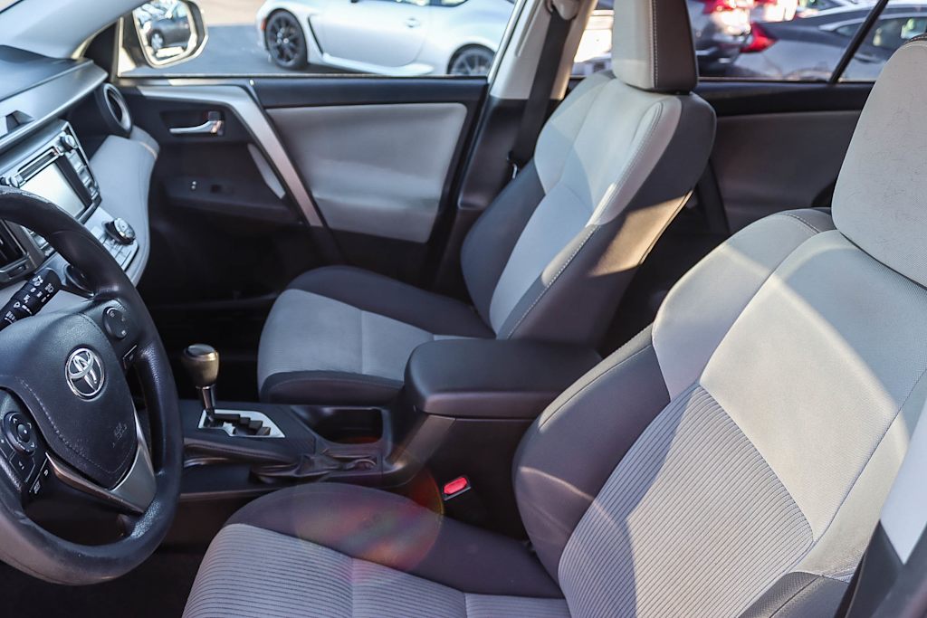 Thumbnail: 2014 Toyota RAV4 - 10