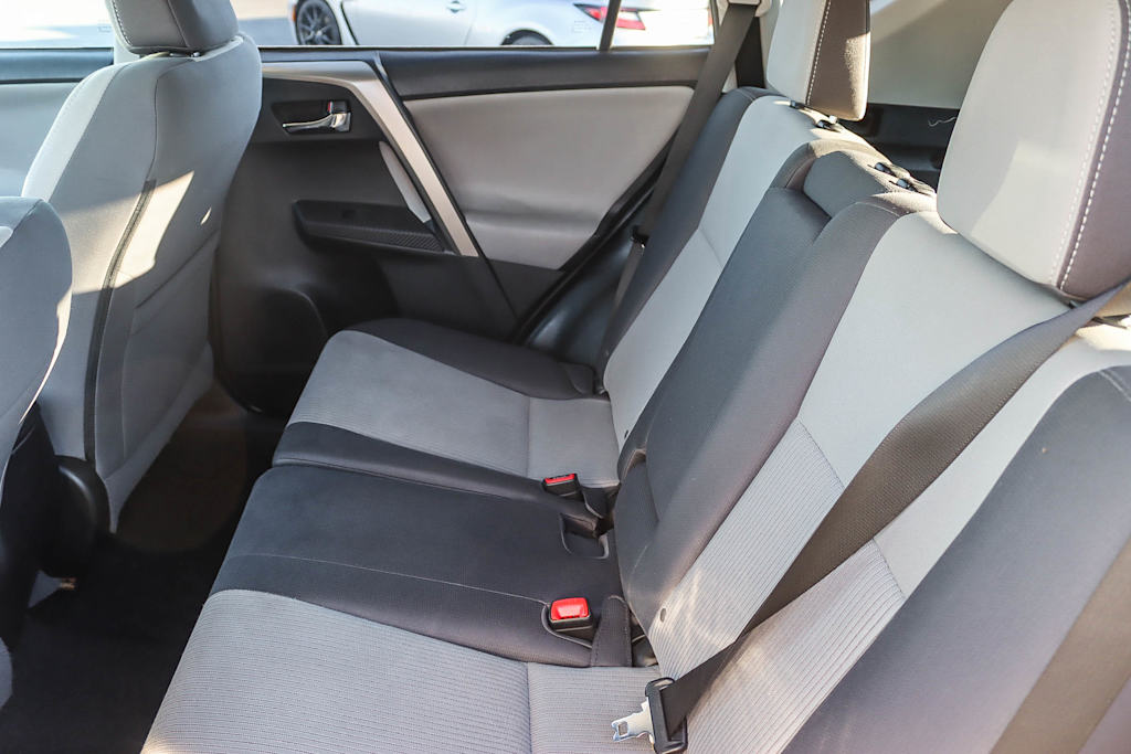 Thumbnail: 2014 Toyota RAV4 - 11