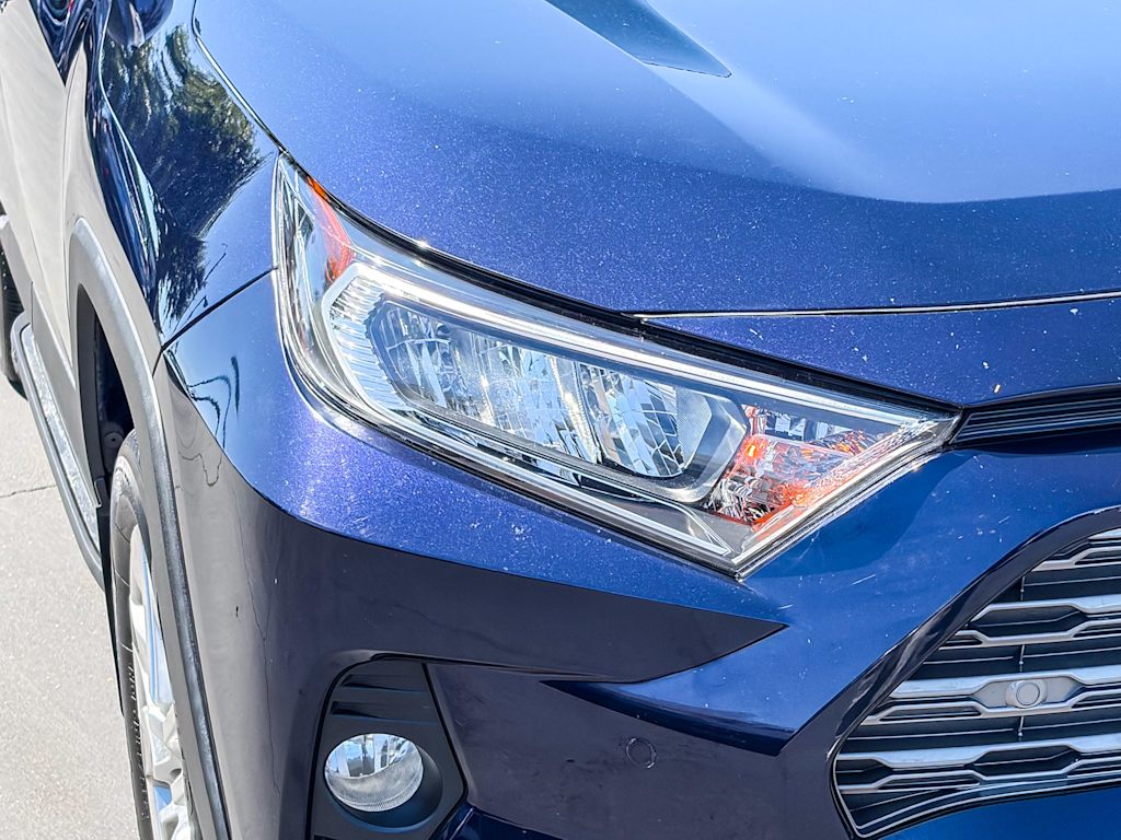 Thumbnail: 2019 Toyota RAV4 - 19