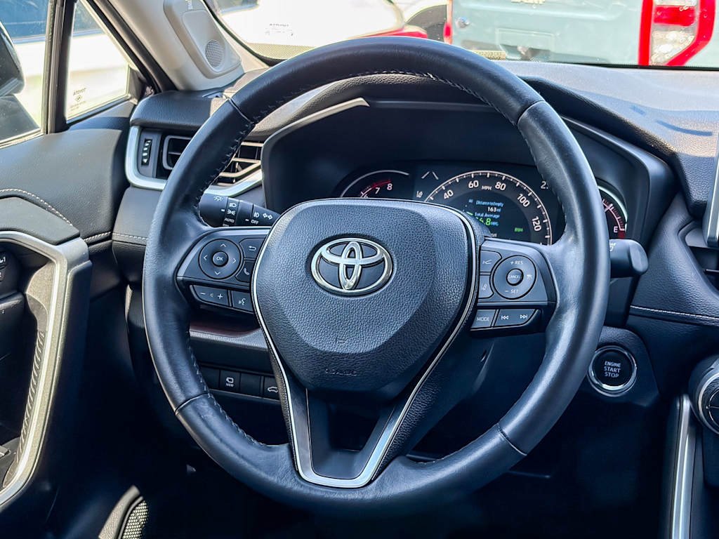 Thumbnail: 2019 Toyota RAV4 - 9