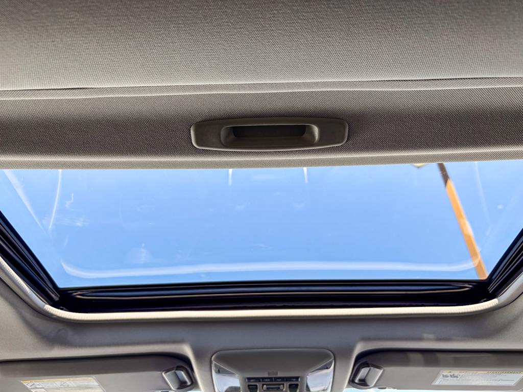 Thumbnail: 2019 Toyota RAV4 - 23