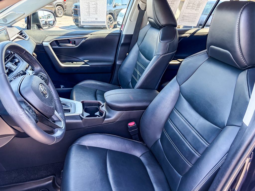 Thumbnail: 2019 Toyota RAV4 - 11