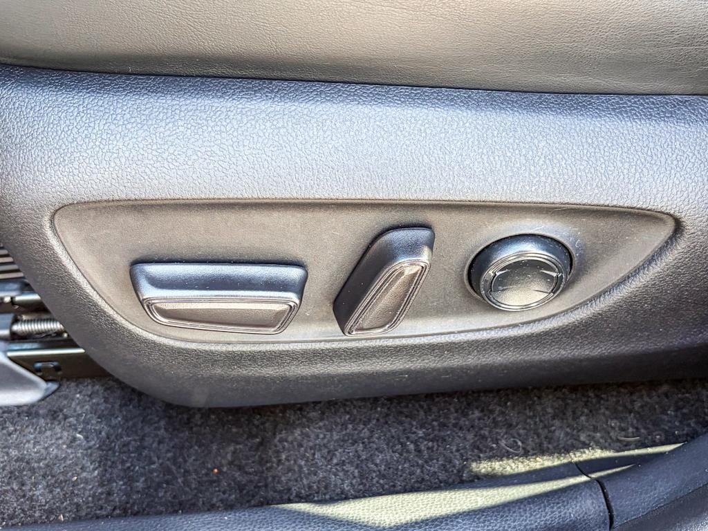 Thumbnail: 2019 Toyota RAV4 - 25