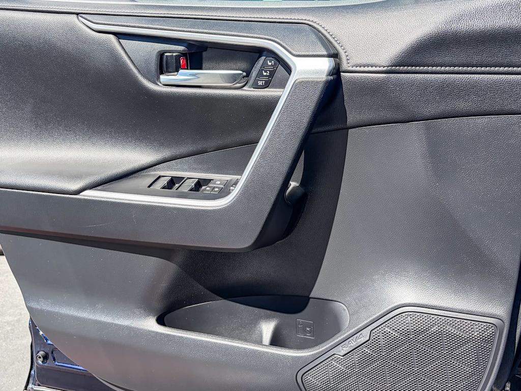 Thumbnail: 2019 Toyota RAV4 - 24