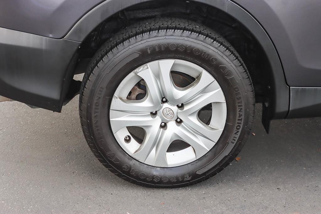 Thumbnail: 2015 Toyota RAV4 - 21