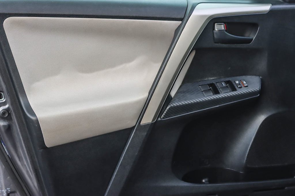 Thumbnail: 2015 Toyota RAV4 - 23