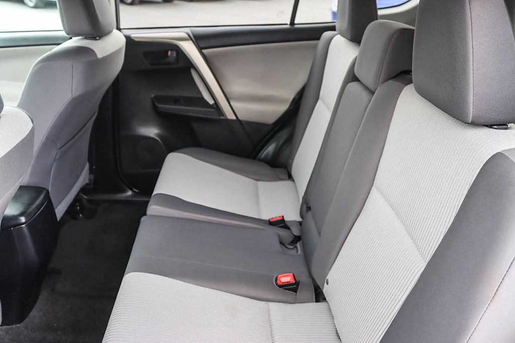 Thumbnail: 2015 Toyota RAV4 - 12