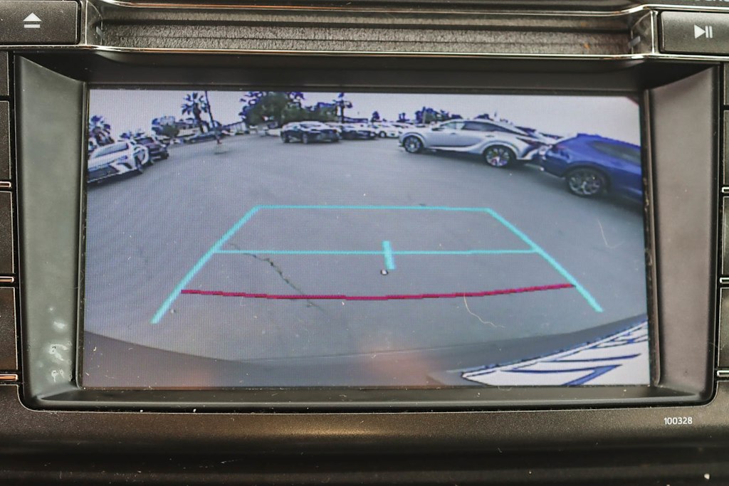 Thumbnail: 2015 Toyota RAV4 - 25