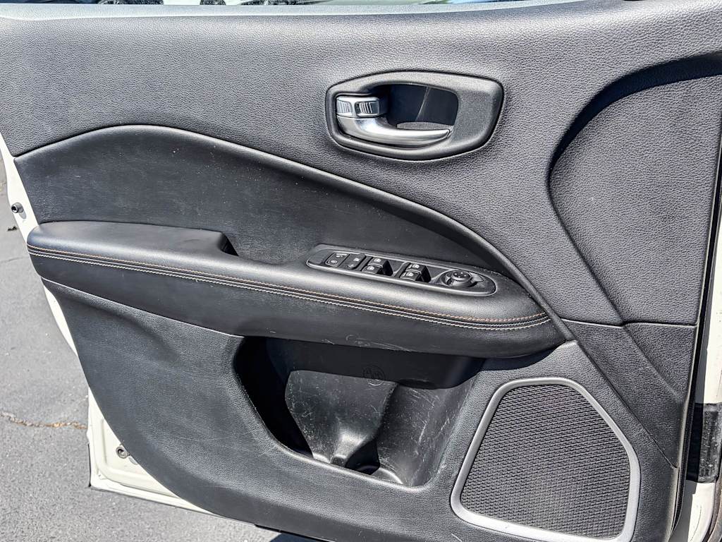 Thumbnail: 2019 Jeep Compass - 22