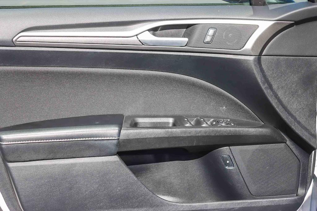 Thumbnail: 2020 Ford Fusion - 24