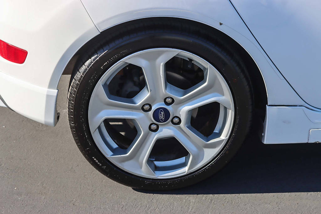 Thumbnail: 2015 Ford Fiesta - 20