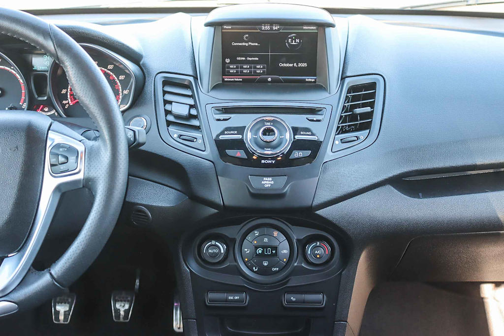 Thumbnail: 2015 Ford Fiesta - 12
