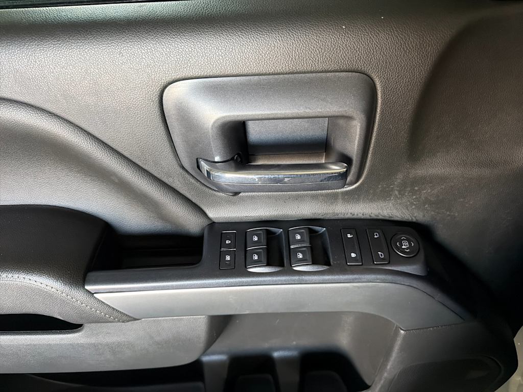 Thumbnail: 2018 Chevrolet Silverado 1500 - 19