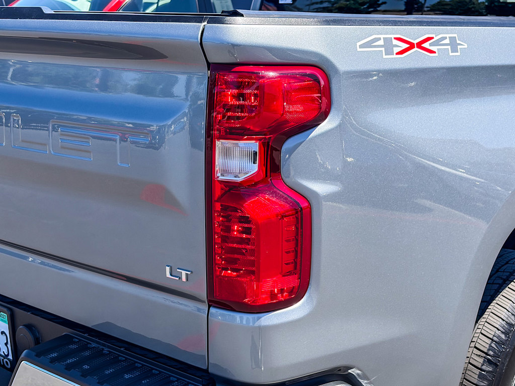 Thumbnail: 2023 Chevrolet Silverado 1500 - 18