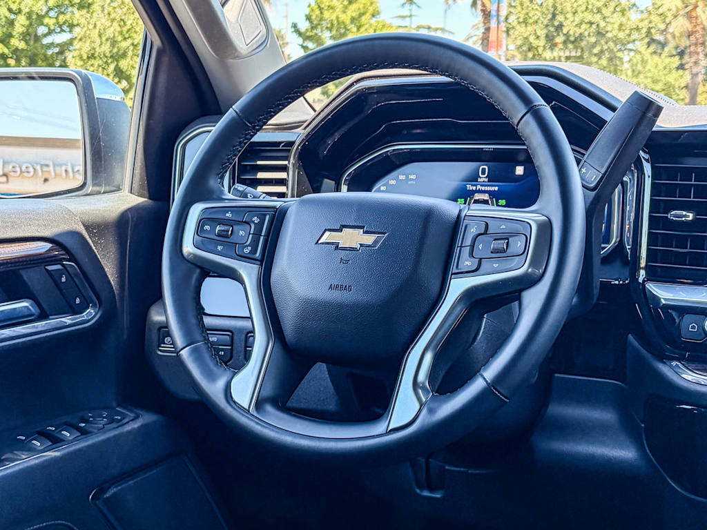 Thumbnail: 2023 Chevrolet Silverado 1500 - 8