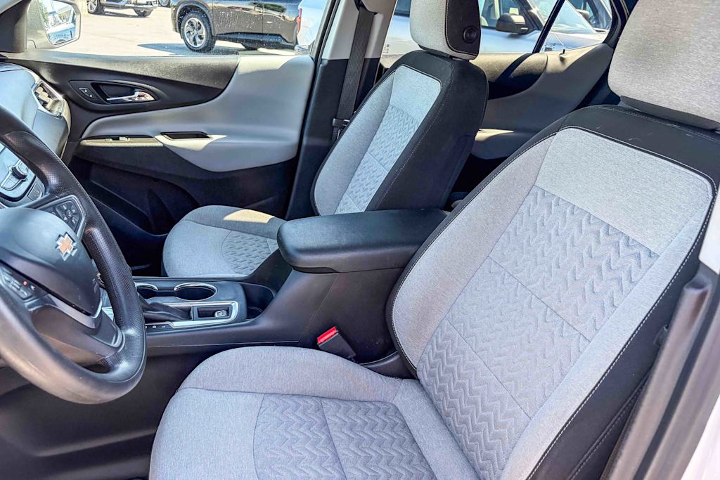 Thumbnail: 2022 Chevrolet Equinox - 10