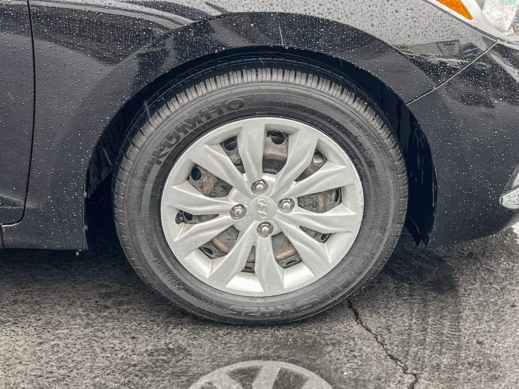 Thumbnail: 2021 Hyundai Accent - 6