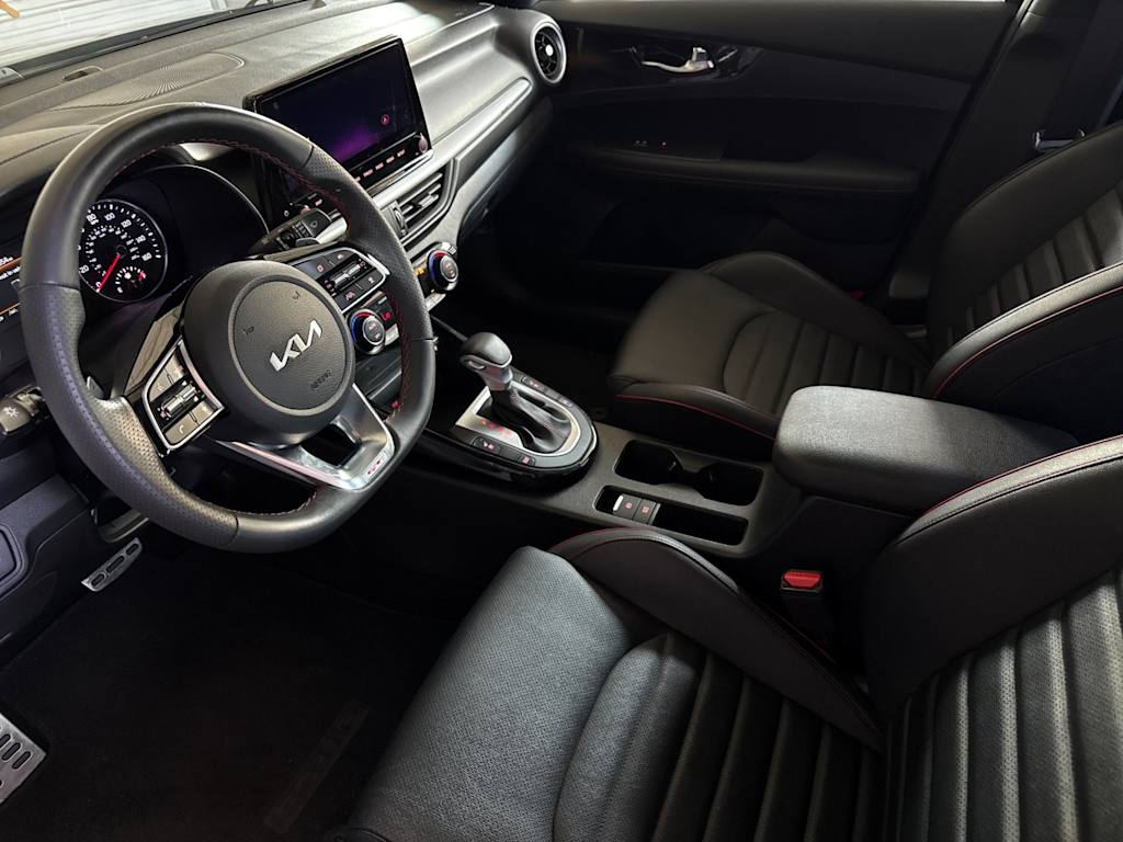 Thumbnail: 2024 Kia Forte - 9