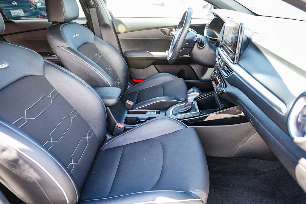 Thumbnail: 2023 Kia Forte - 8