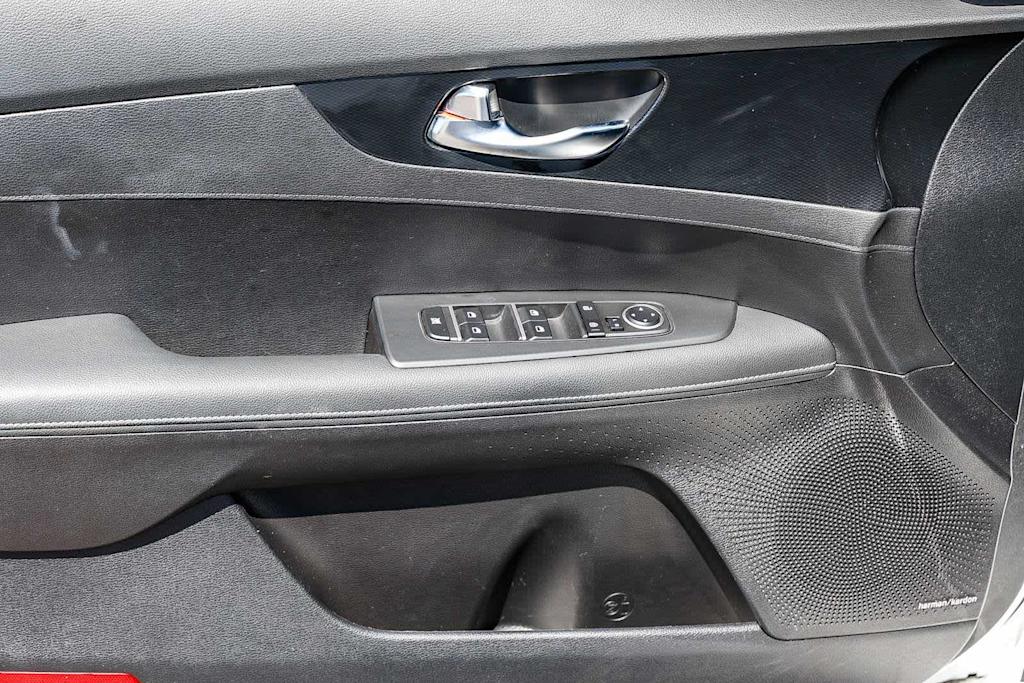 Thumbnail: 2023 Kia Forte - 42