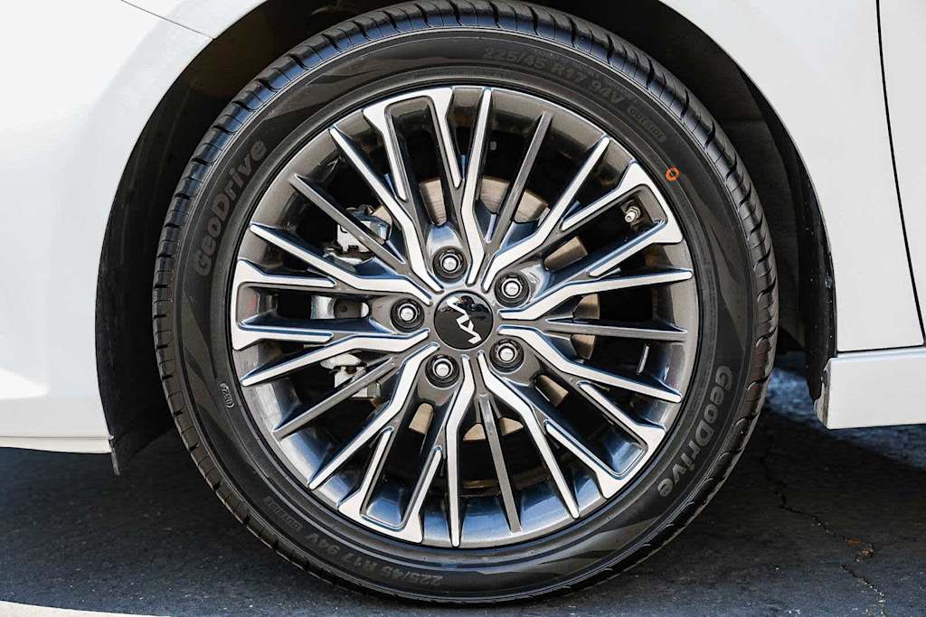 Thumbnail: 2023 Kia Forte - 6