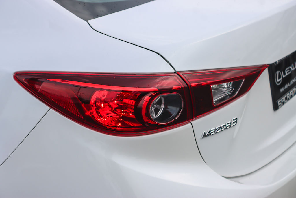 Thumbnail: 2018 Mazda Mazda3 - 20