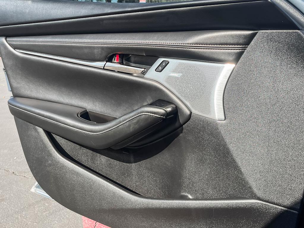 Thumbnail: 2022 Mazda Mazda3 - 17