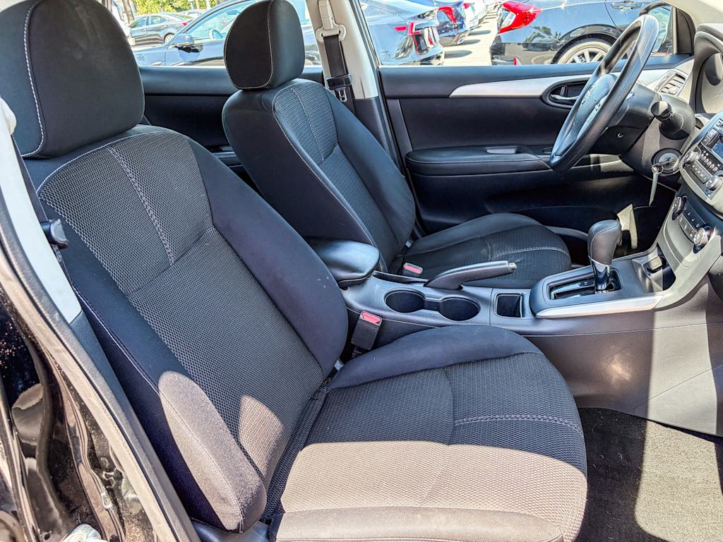 Thumbnail: 2017 Nissan Sentra - 9