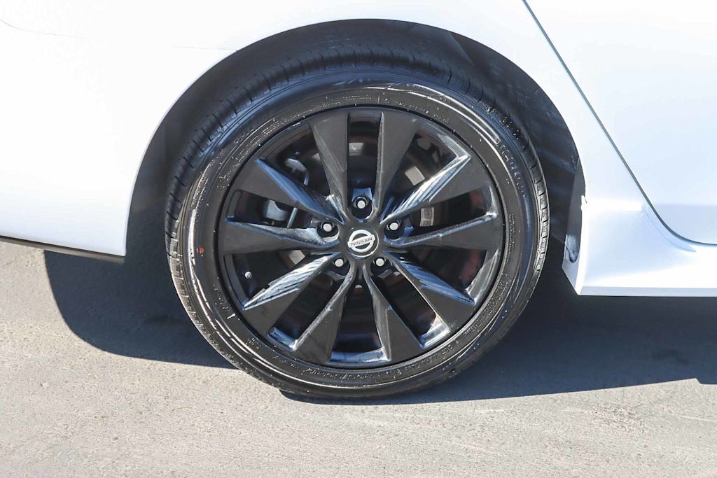 Thumbnail: 2018 Nissan Sentra - 21
