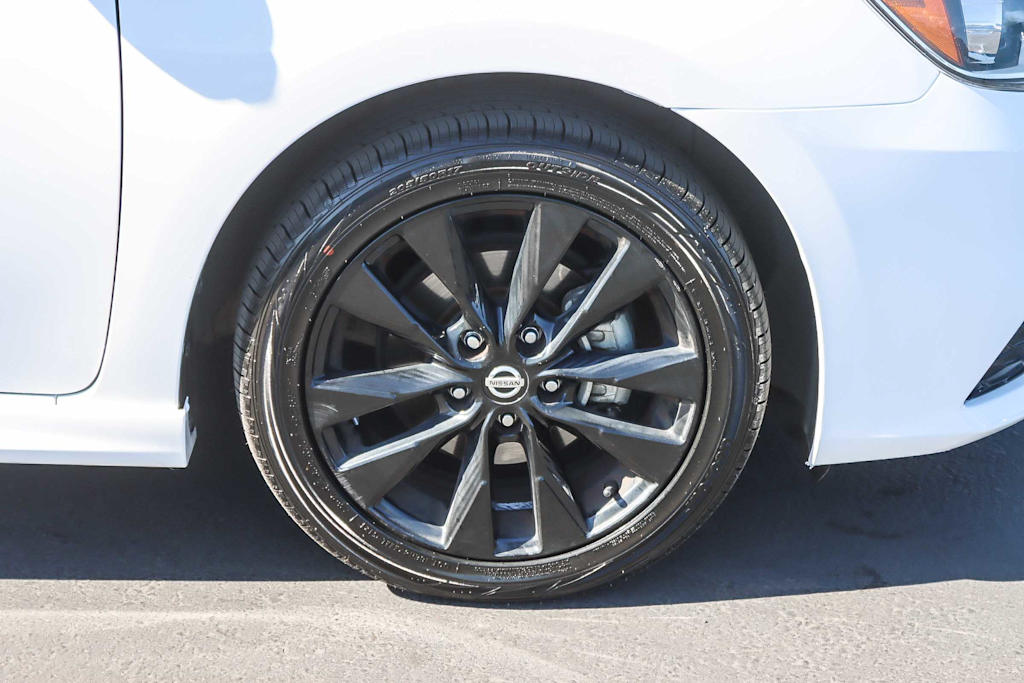 Thumbnail: 2018 Nissan Sentra - 6