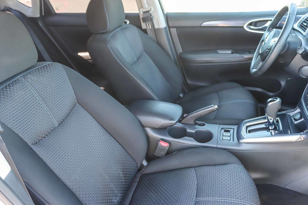 Thumbnail: 2018 Nissan Sentra - 9