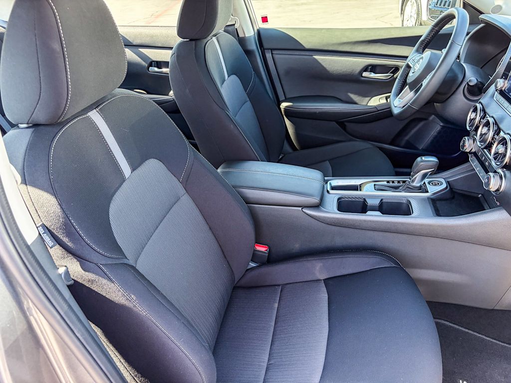 Thumbnail: 2022 Nissan Sentra - 10