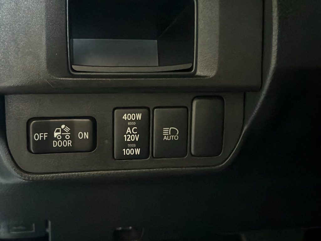 Thumbnail: 2019 Toyota Tacoma - 32