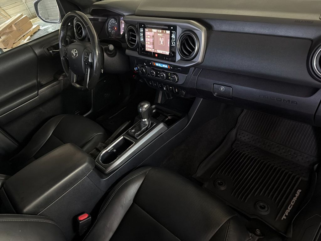 Thumbnail: 2019 Toyota Tacoma - 12
