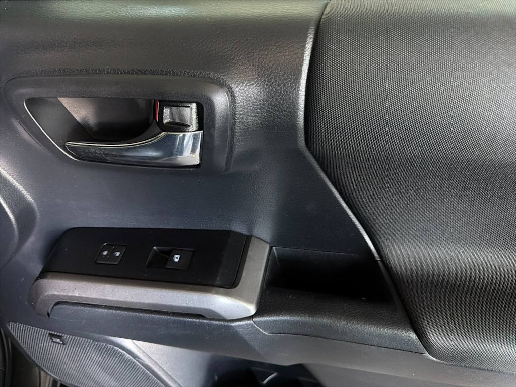 Thumbnail: 2019 Toyota Tacoma - 23