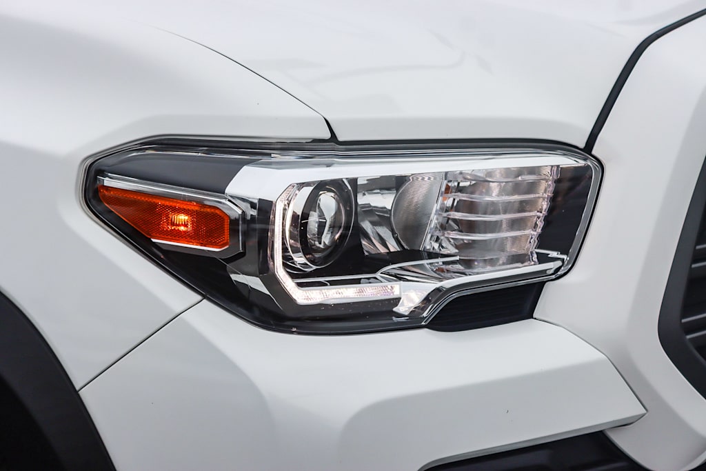 Thumbnail: 2023 Toyota Tacoma - 19