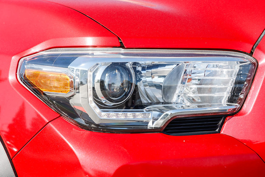 Thumbnail: 2020 Toyota Tacoma - 22