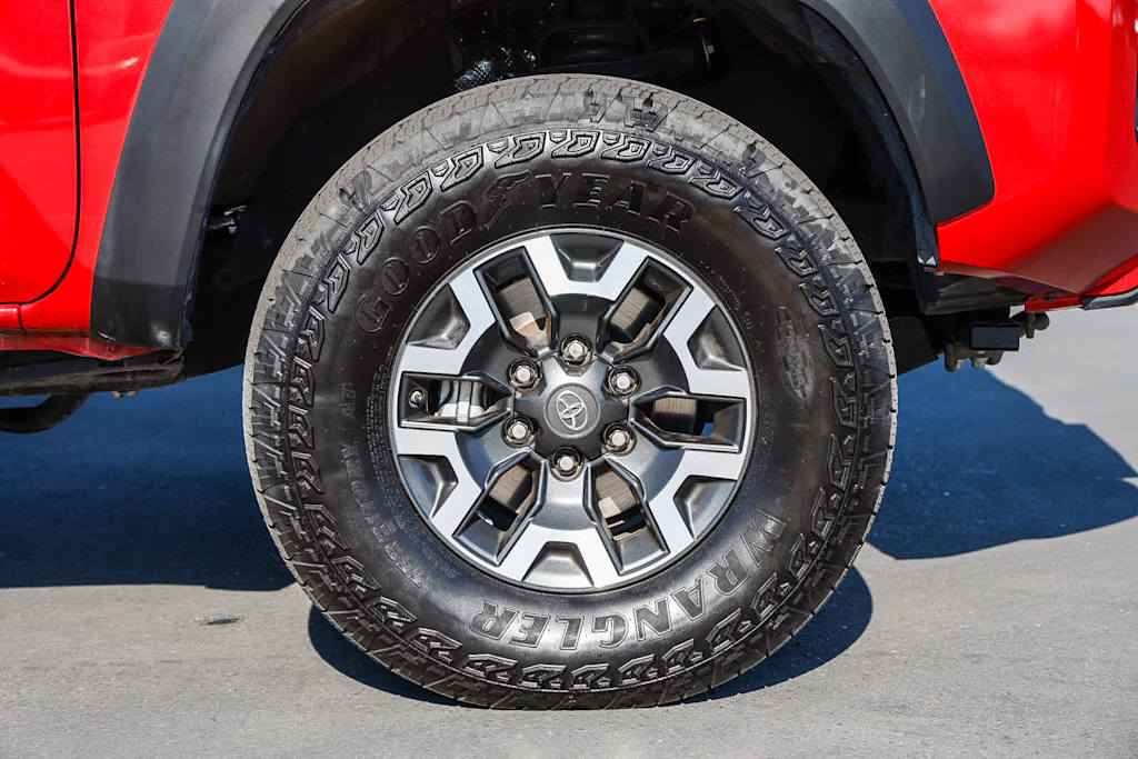 Thumbnail: 2020 Toyota Tacoma - 30