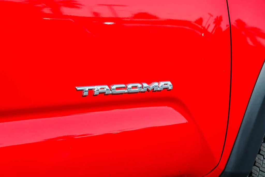 Thumbnail: 2020 Toyota Tacoma - 24