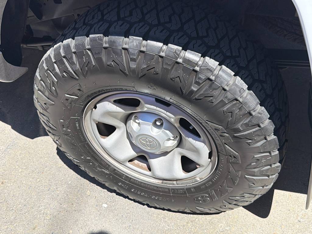 Thumbnail: 2015 Toyota Tacoma - 15