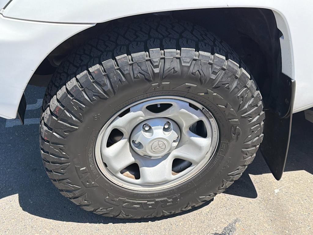Thumbnail: 2015 Toyota Tacoma - 18